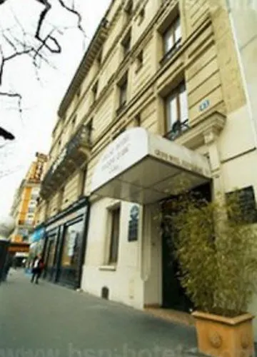 Hotel Grand Jeanne D'arc 2*