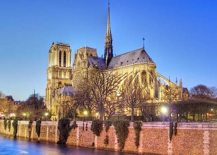 Hotel Grand Jeanne D'arc Paris